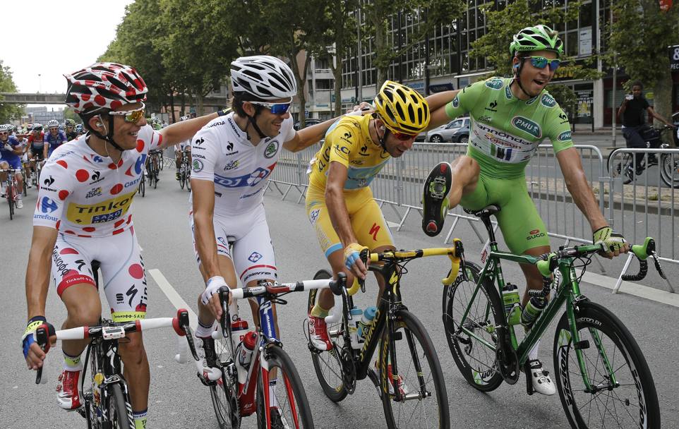 Le quattro maglie del Tour numero 101: Rafal Majka, Thibaut Pinot, Vincenzo Nibali e Peter Sagan. Ap